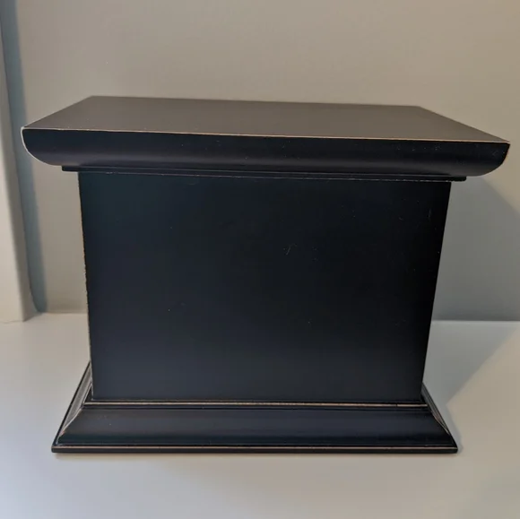 Black wooden hinged trinket jewelry box - Picture 3 of 8
